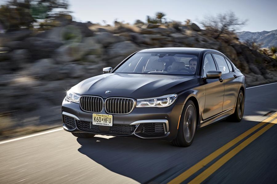  BMW M760i xDrive 2017 года  (NA) (фото 7 из 154)